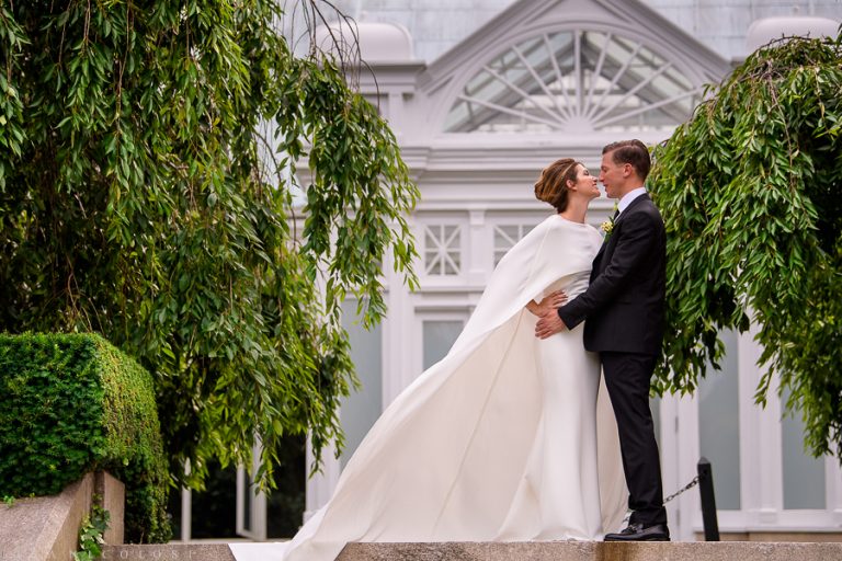 Read more about the article New York Botanical Garden Wedding Photographer | NYBG Wedding Photos